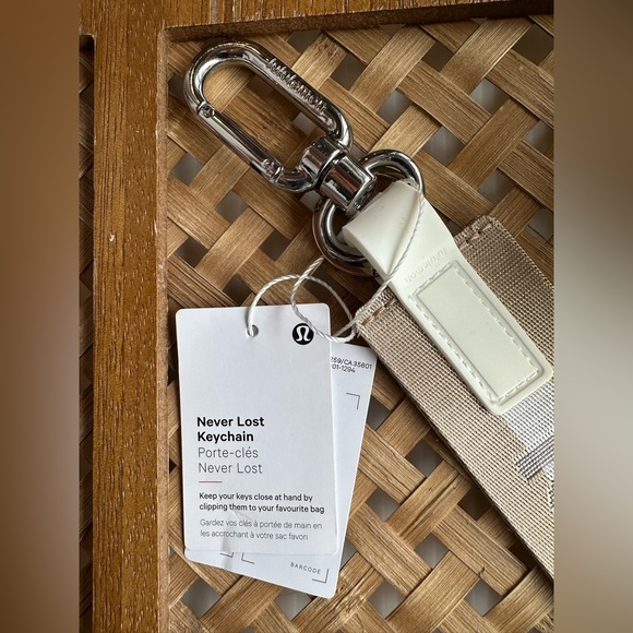 NWT Lululemon Never Lost Keychain • Worldmark • - Picture 3 of 4